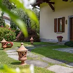 Le Rose, Villa