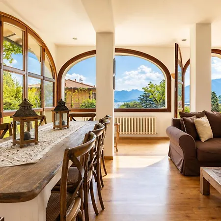 Le Rose, Villa